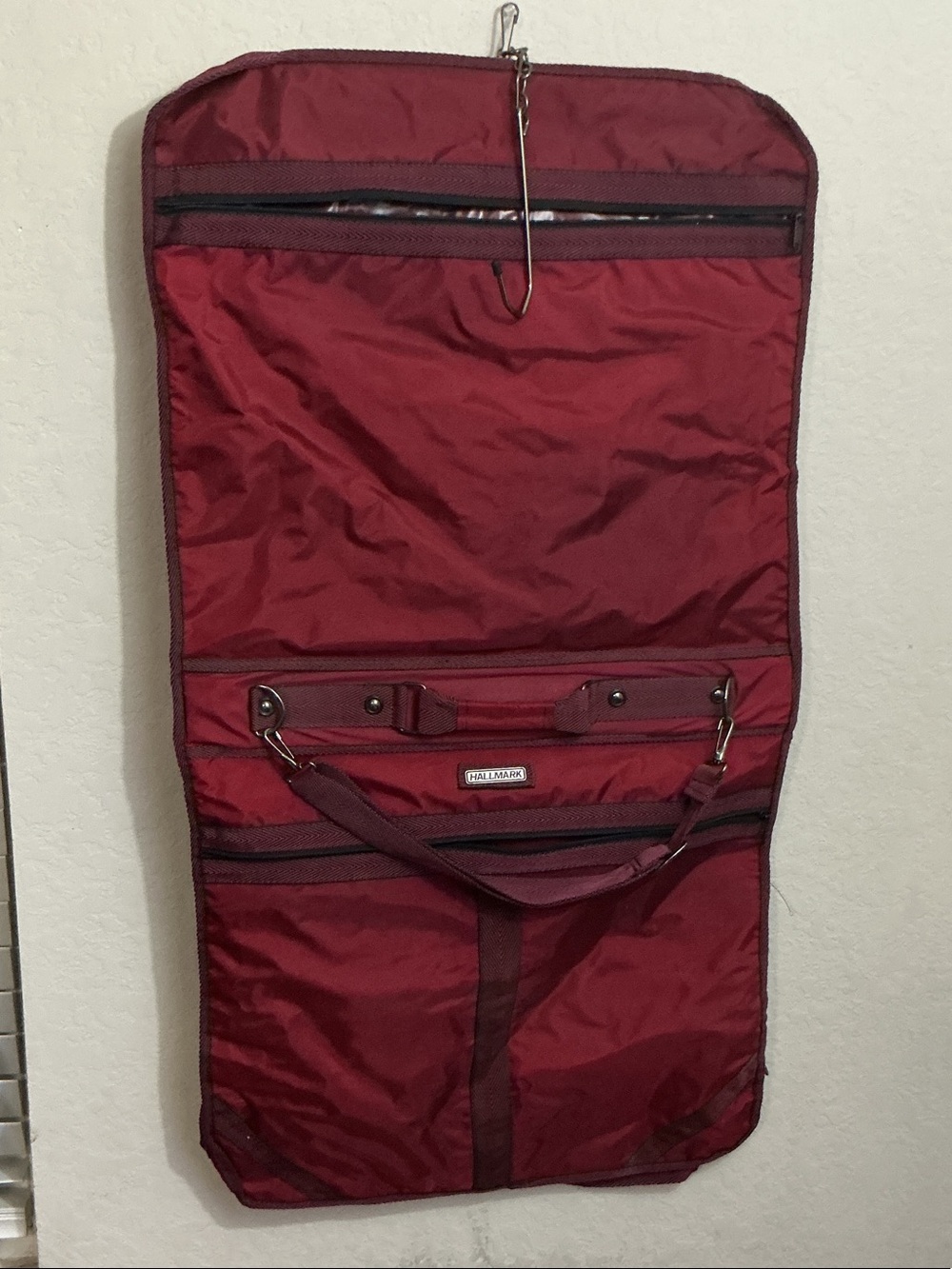 💼 Vintage Hallmark Maroon Nylon Folding Garment Bag Travel Suit Carrier 💼